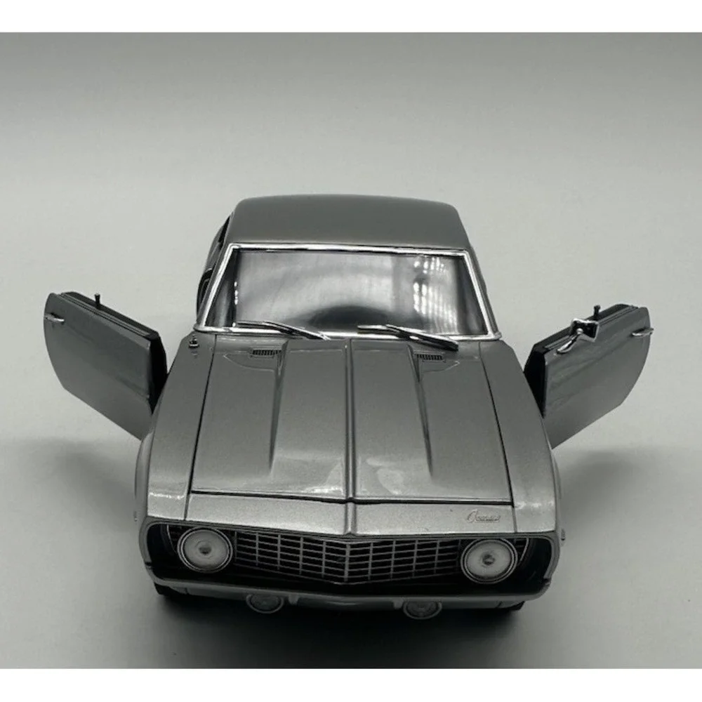 DANBURY MINT 1969 CHEVROLET COPO CAMARO CORTEZ SILVER 1:24 DIECAST MODEL NO BOX